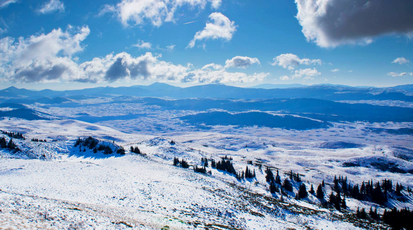 PLANINSKI MASIV VITOROGA IZ PTIČJE PERSPEKTIVE (VIDEO)